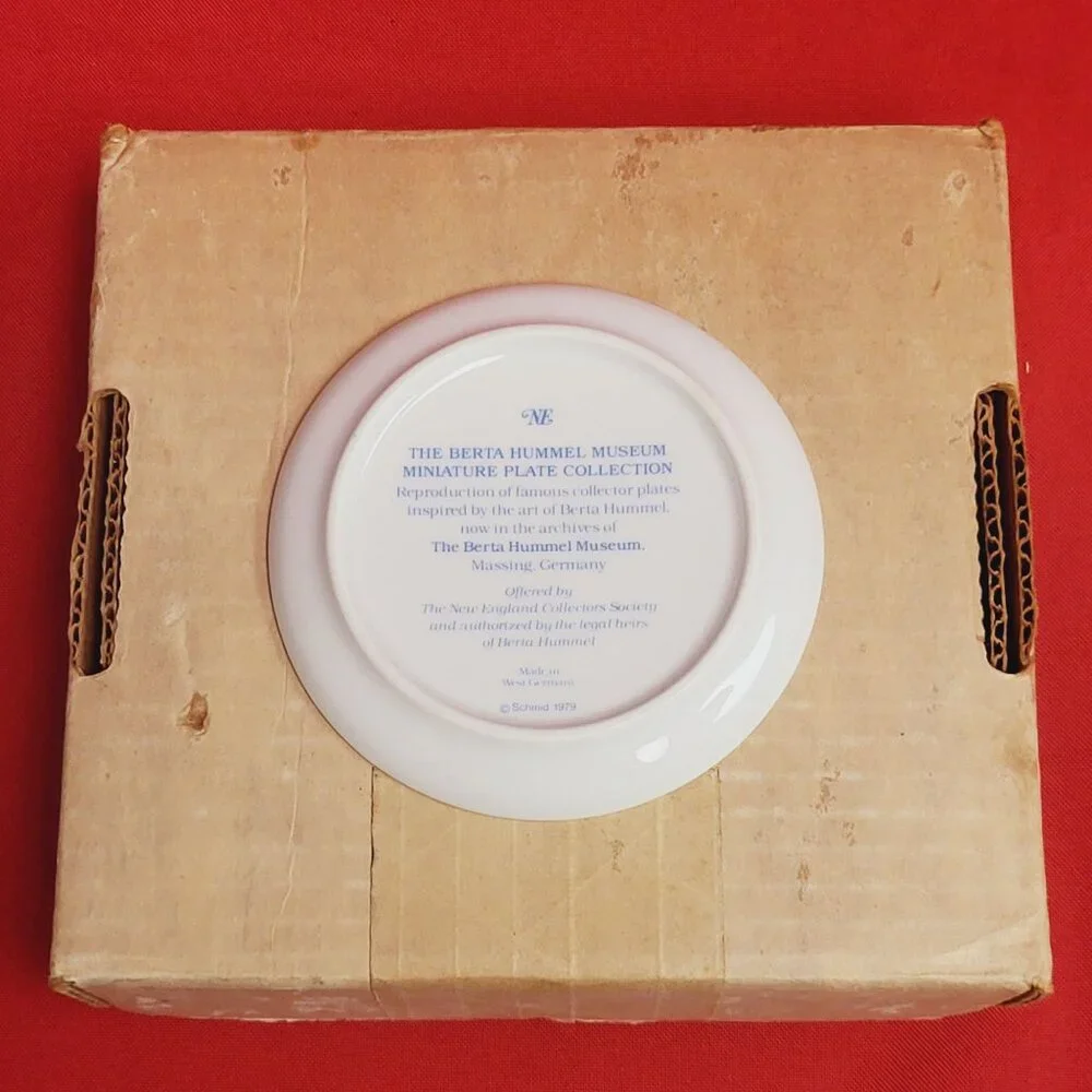 Schmid Berta Hummel Museum Miniature Plate Collection 1979